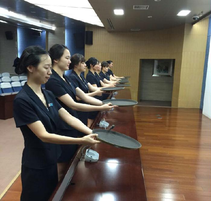 江苏省机关事务管理局靖江机管局组织开展酒店管理礼仪培训